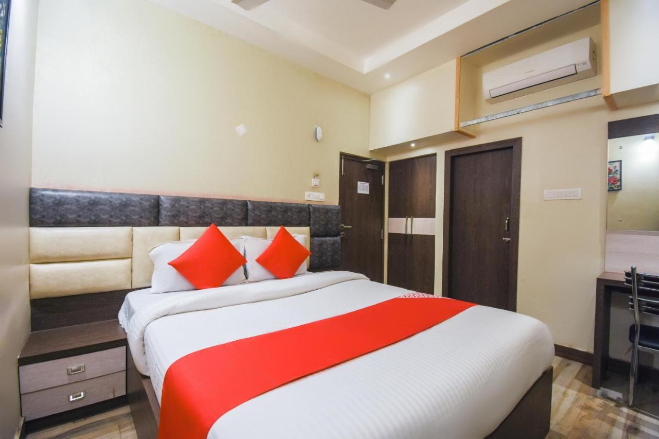 OYO 64260 Hotel Rajnandini Hābra Exterior foto