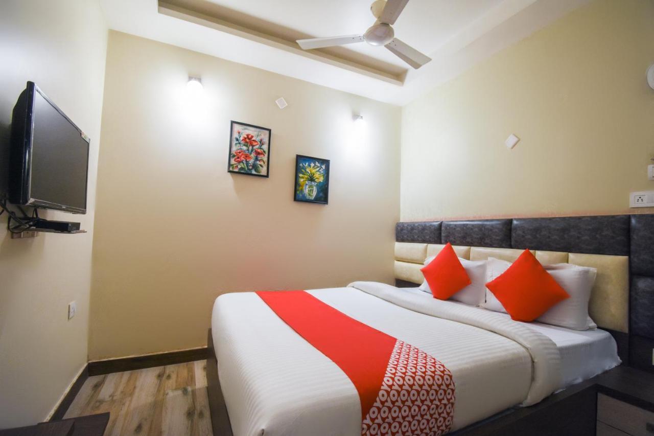 OYO 64260 Hotel Rajnandini Hābra Exterior foto