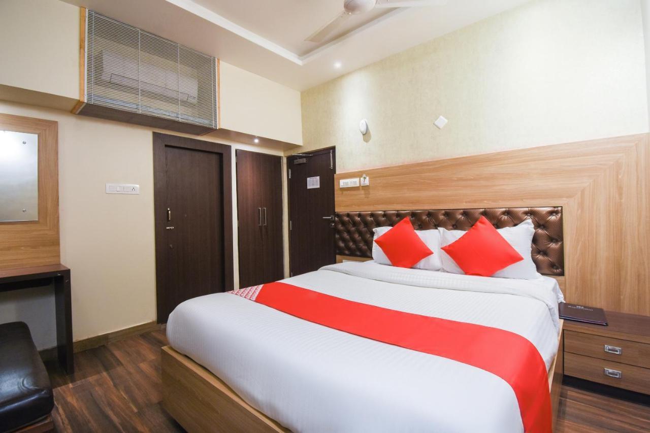 OYO 64260 Hotel Rajnandini Hābra Exterior foto
