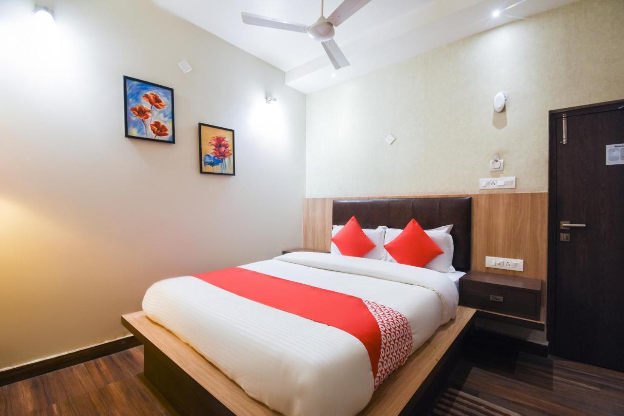 OYO 64260 Hotel Rajnandini Hābra Exterior foto