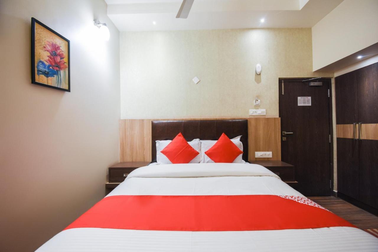 OYO 64260 Hotel Rajnandini Hābra Exterior foto